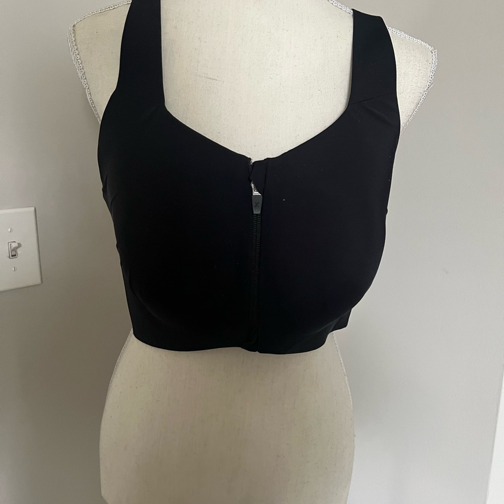 Knix SZ 8 ( 38DD) black sports bra
